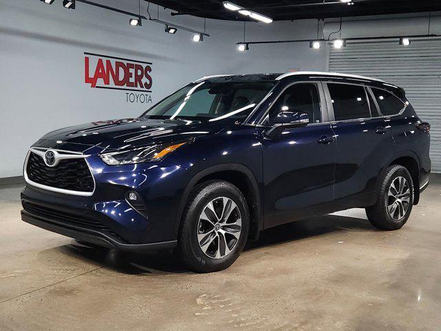 used 2024 Toyota Highlander car, priced at $42,789