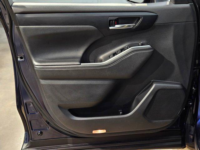 used 2024 Toyota Highlander car, priced at $42,789