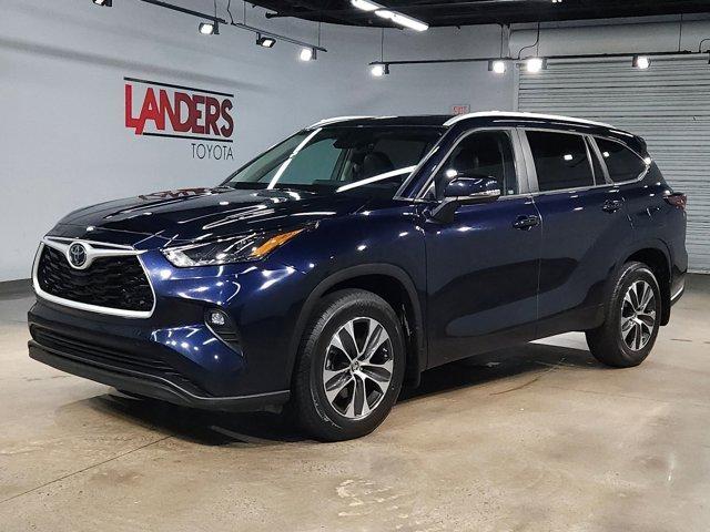 used 2024 Toyota Highlander car, priced at $42,684