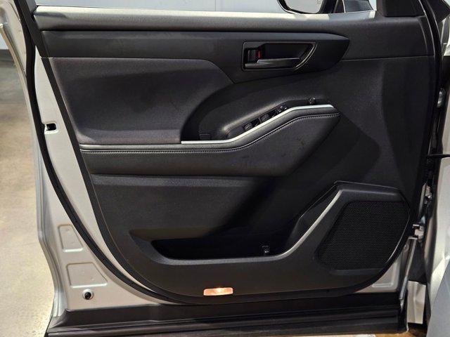 used 2024 Toyota Highlander car, priced at $33,965