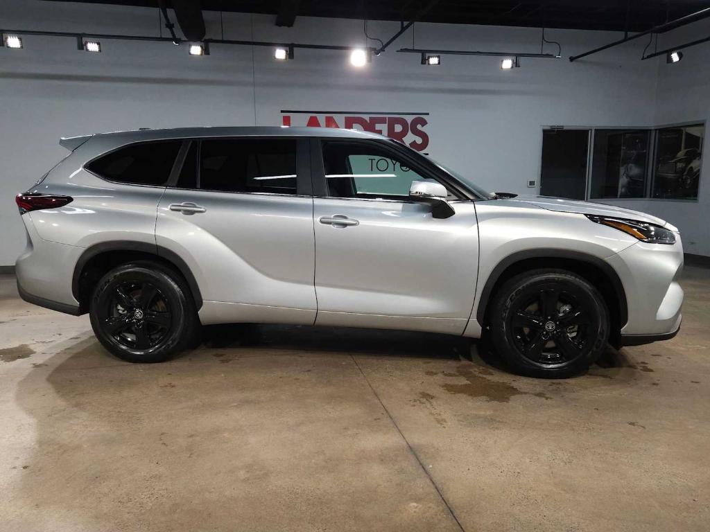 used 2024 Toyota Highlander car, priced at $40,263