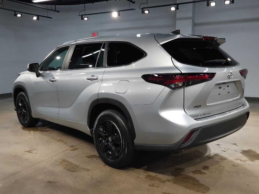 used 2024 Toyota Highlander car, priced at $40,263