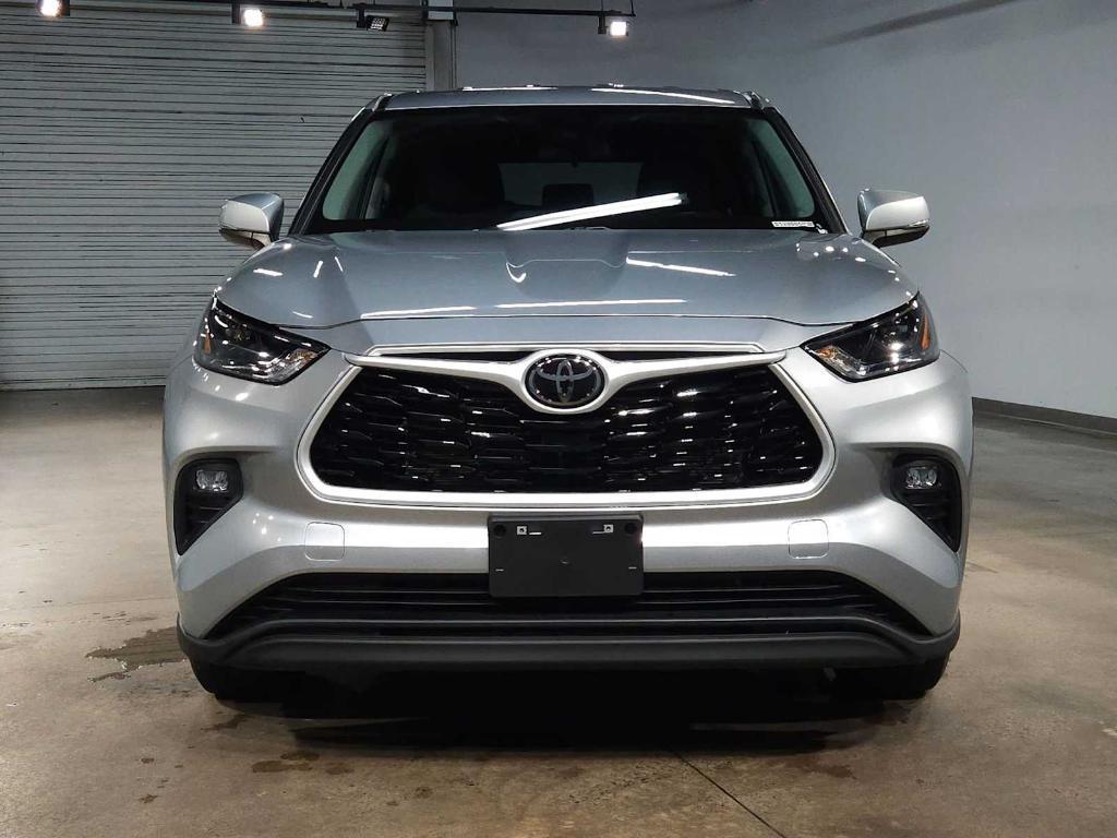 used 2024 Toyota Highlander car, priced at $40,263
