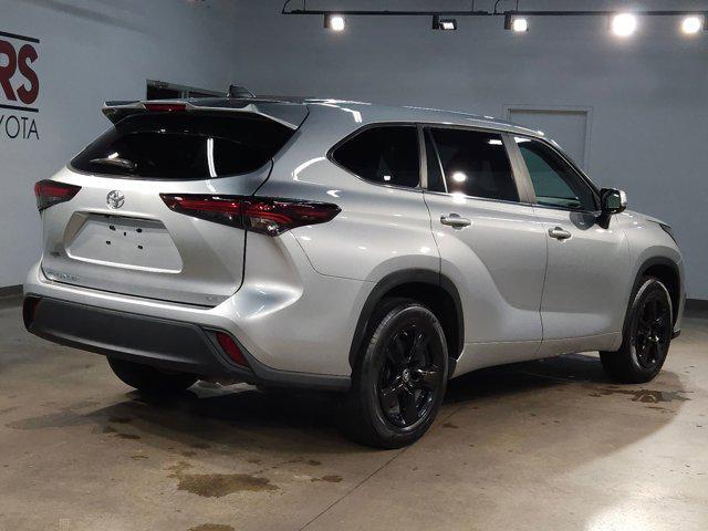 used 2024 Toyota Highlander car, priced at $33,965