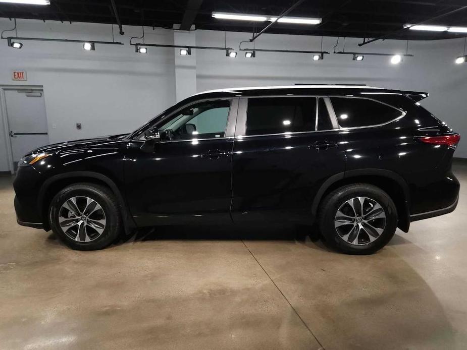 used 2023 Toyota Highlander car, priced at $39,260