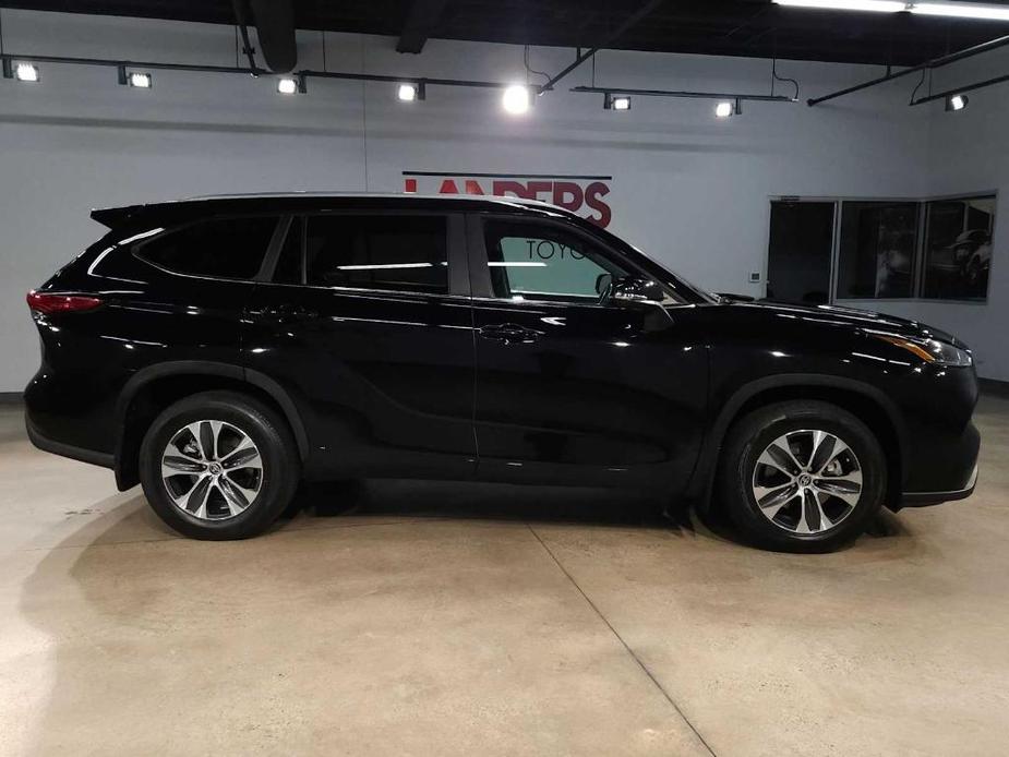 used 2023 Toyota Highlander car, priced at $39,260