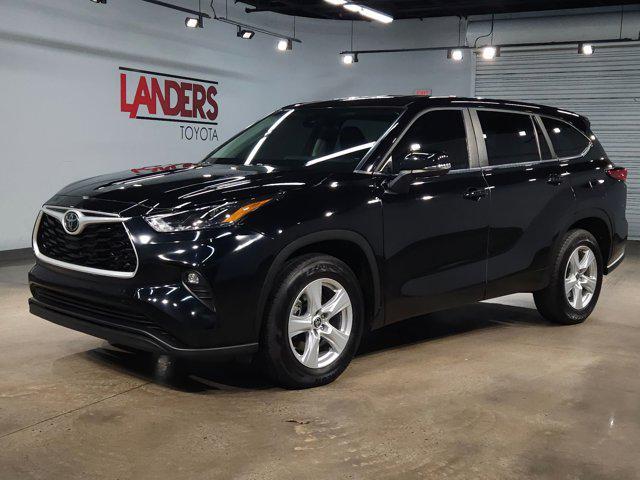 used 2023 Toyota Highlander car, priced at $35,153