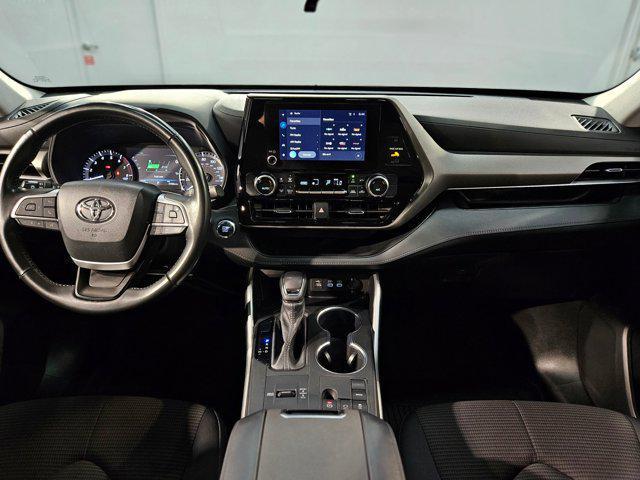 used 2023 Toyota Highlander car, priced at $35,153