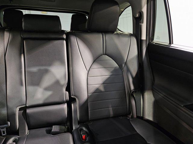 used 2023 Toyota Highlander car, priced at $39,995