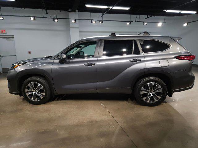 used 2023 Toyota Highlander car, priced at $39,995