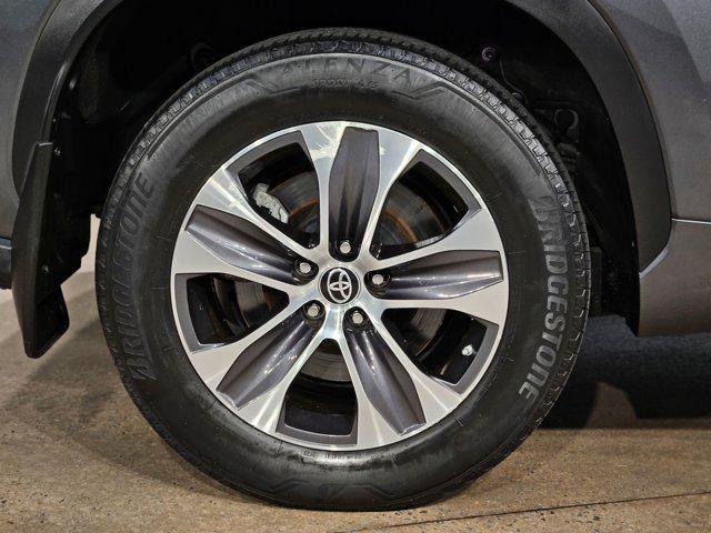 used 2023 Toyota Highlander car, priced at $39,995