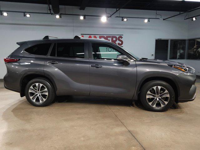 used 2023 Toyota Highlander car, priced at $39,995
