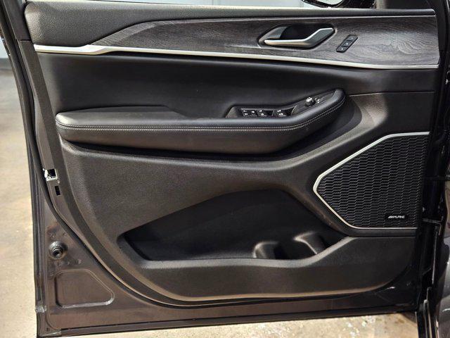 used 2022 Jeep Grand Cherokee L car