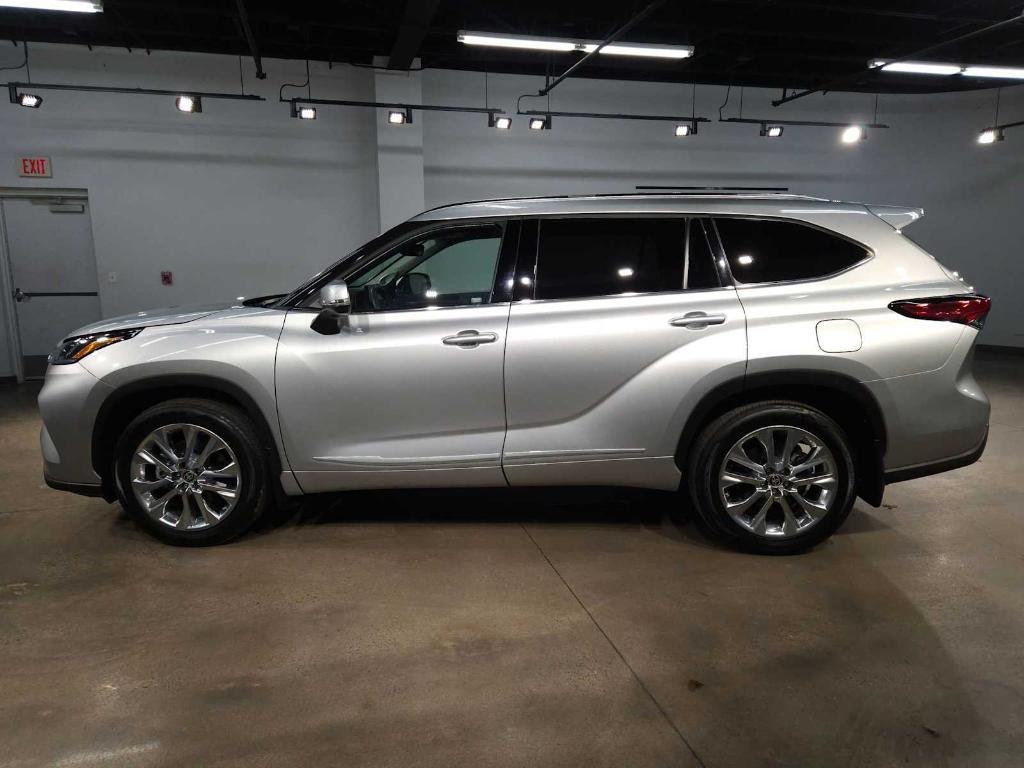 used 2023 Toyota Highlander car, priced at $39,496