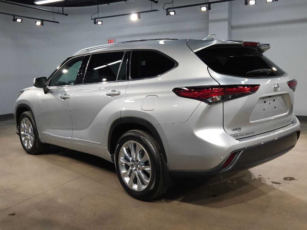 used 2023 Toyota Highlander car, priced at $39,496