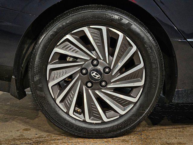 used 2024 Hyundai Sonata Hybrid car, priced at $29,895