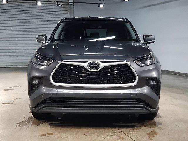 used 2023 Toyota Highlander car, priced at $33,649