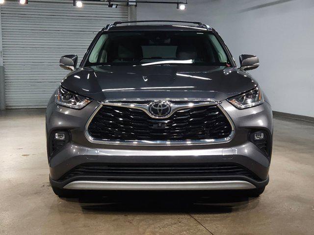 used 2021 Toyota Highlander car, priced at $39,225