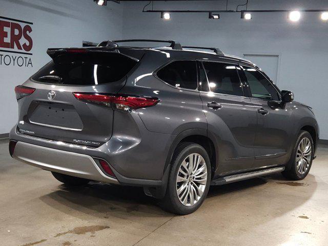 used 2021 Toyota Highlander car, priced at $39,225