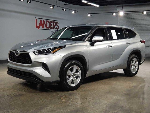 used 2021 Toyota Highlander car, priced at $29,995