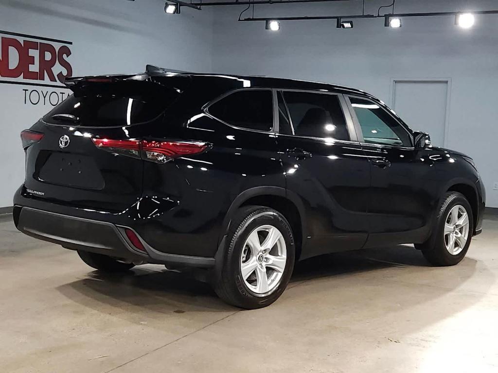 used 2023 Toyota Highlander car, priced at $33,717