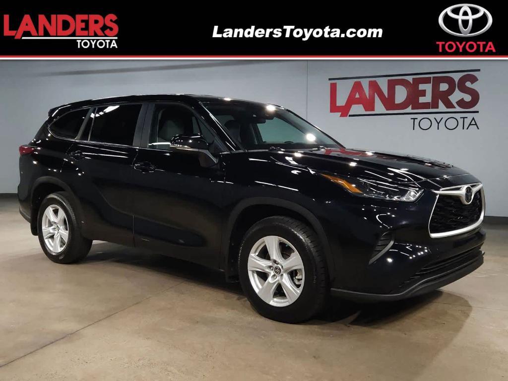 used 2023 Toyota Highlander car, priced at $33,717