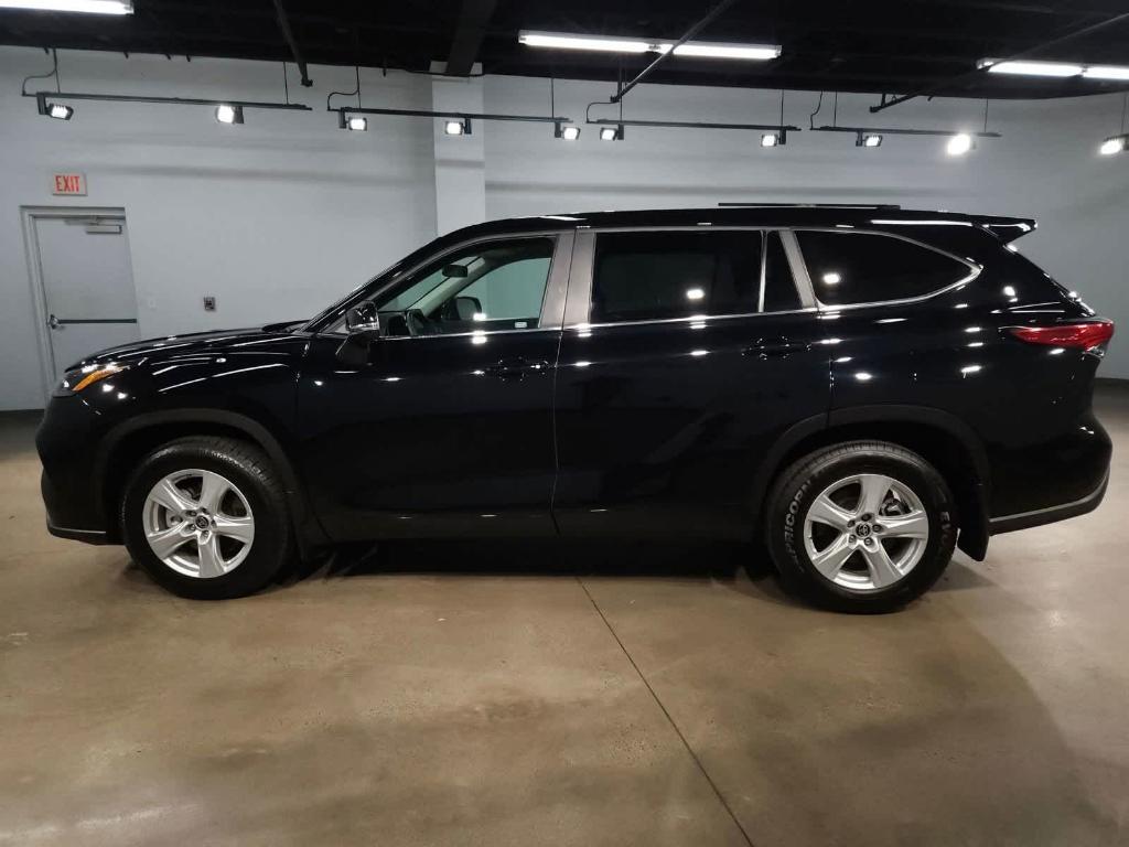 used 2023 Toyota Highlander car, priced at $33,717