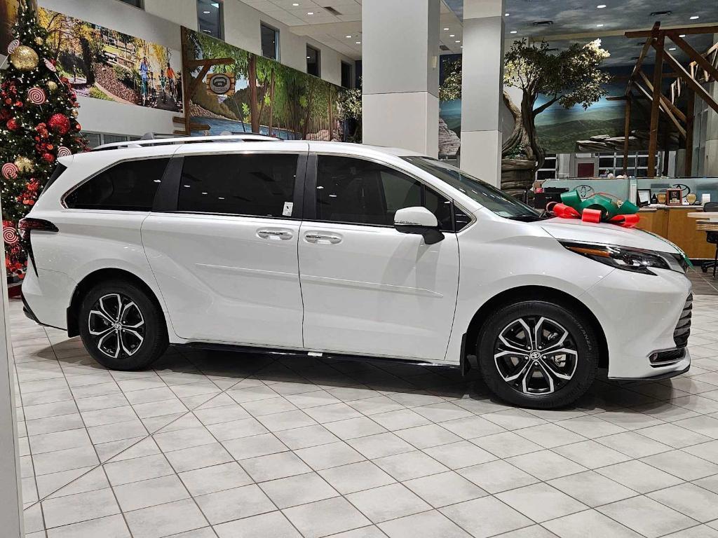 new 2025 Toyota Sienna car