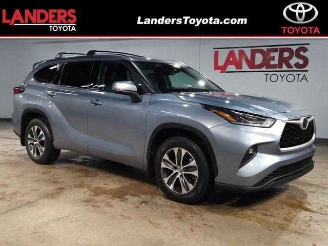 used 2021 Toyota Highlander car, priced at $31,595