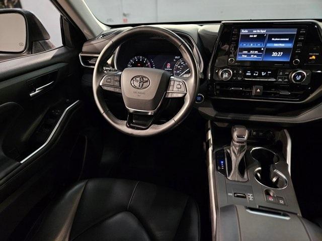 used 2021 Toyota Highlander car, priced at $31,595