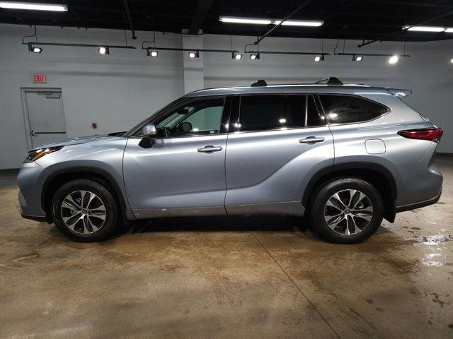 used 2021 Toyota Highlander car, priced at $31,595