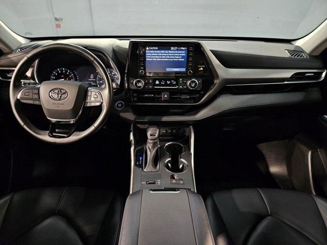 used 2021 Toyota Highlander car, priced at $31,595