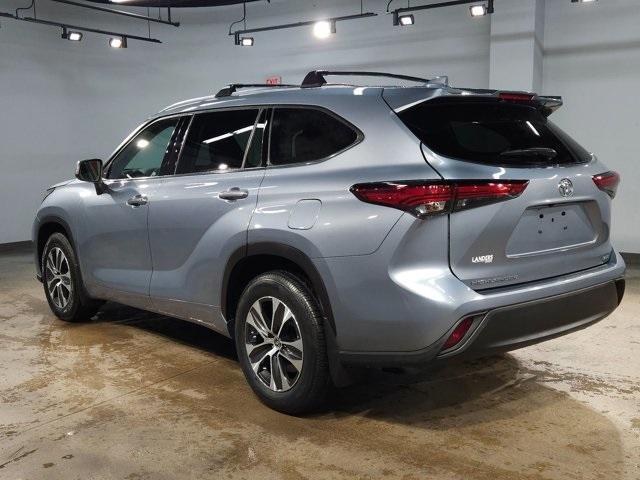 used 2021 Toyota Highlander car, priced at $31,595