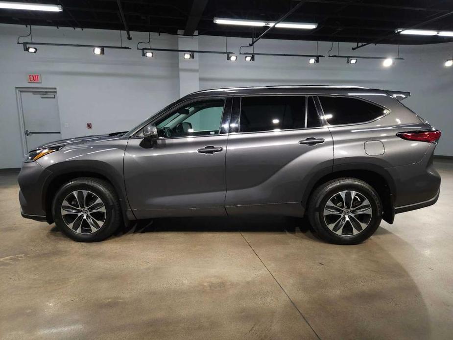 used 2021 Toyota Highlander car, priced at $30,775