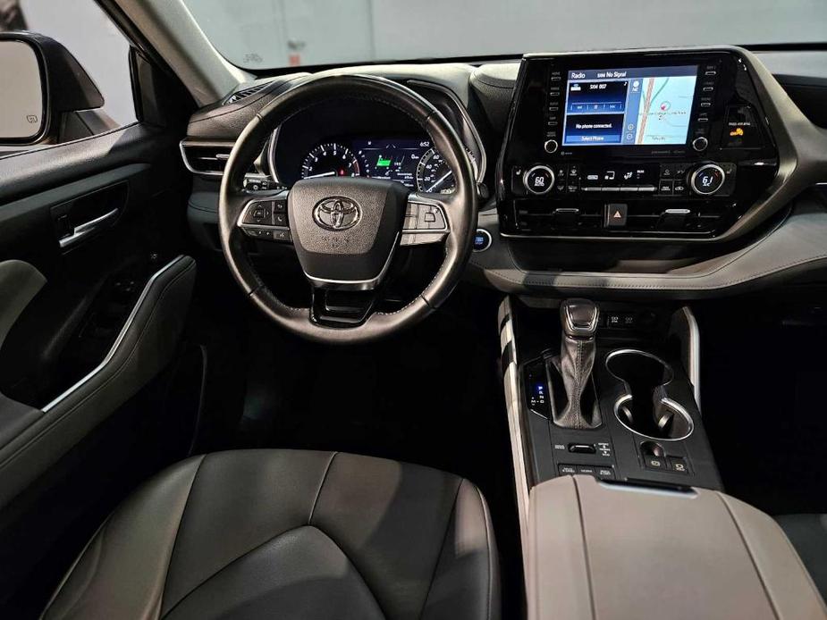 used 2021 Toyota Highlander car, priced at $30,775