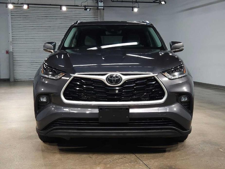 used 2021 Toyota Highlander car, priced at $30,775