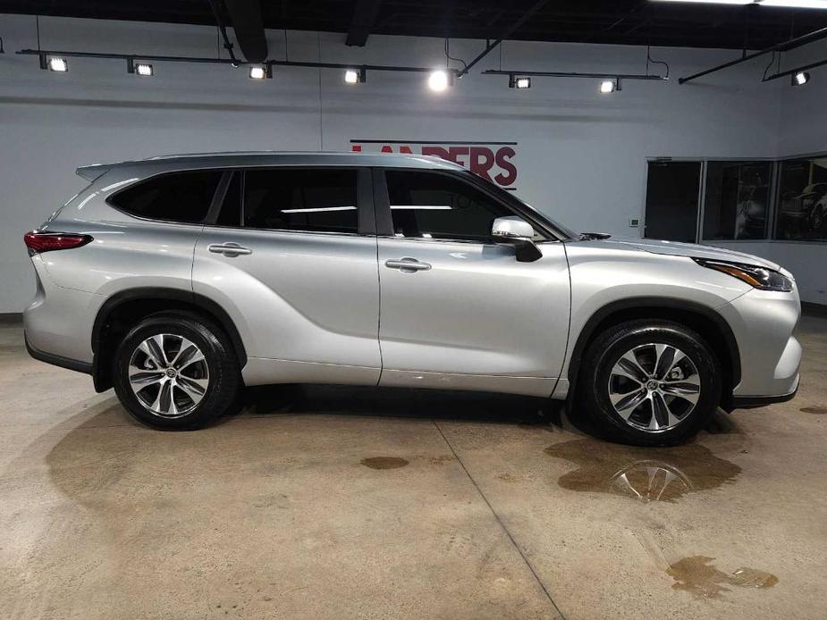 used 2023 Toyota Highlander car, priced at $37,812