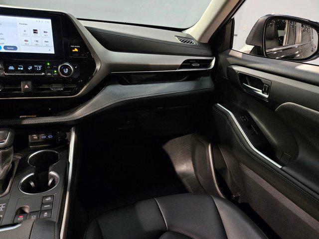 used 2024 Toyota Highlander car, priced at $42,595