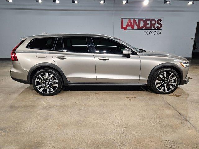 used 2020 Volvo V60 Cross Country car, priced at $26,114