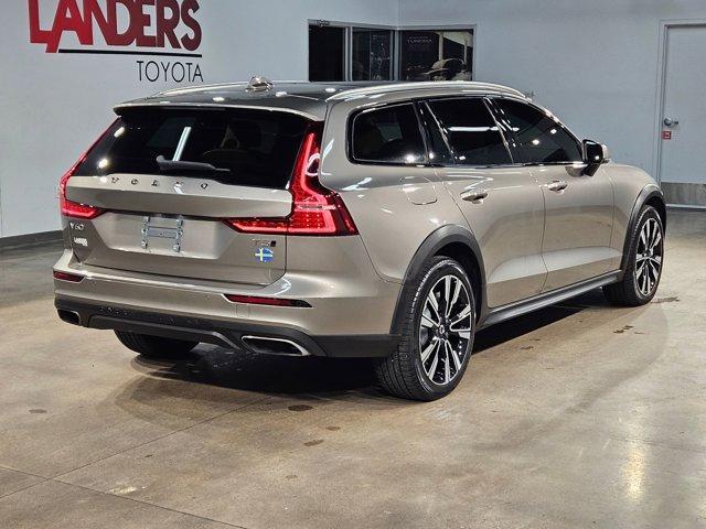 used 2020 Volvo V60 Cross Country car, priced at $26,114