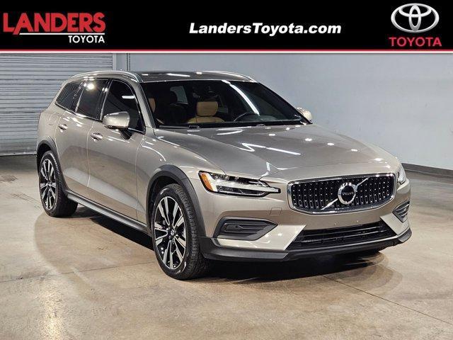 used 2020 Volvo V60 Cross Country car, priced at $26,114