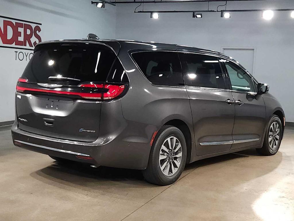 used 2022 Chrysler Pacifica Hybrid car, priced at $23,756