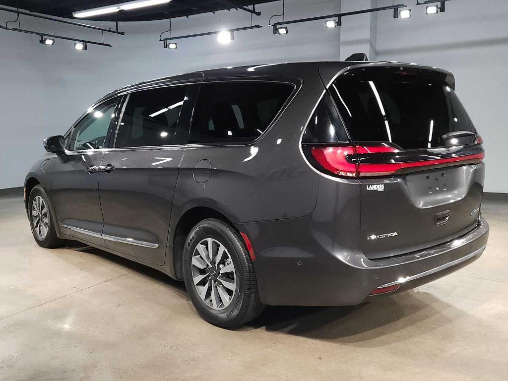 used 2022 Chrysler Pacifica Hybrid car, priced at $23,756