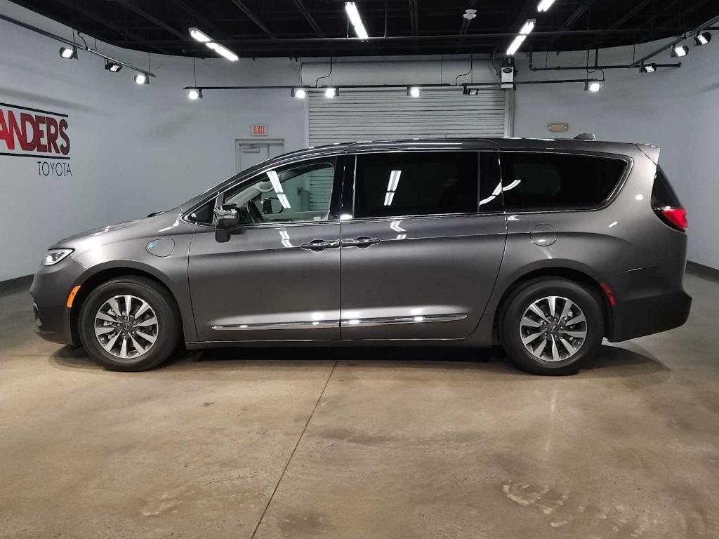 used 2022 Chrysler Pacifica Hybrid car, priced at $23,756