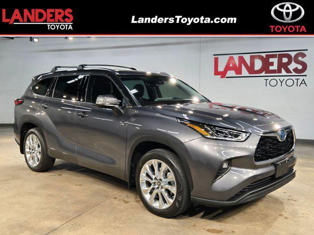 used 2023 Toyota Highlander Hybrid car, priced at $45,126