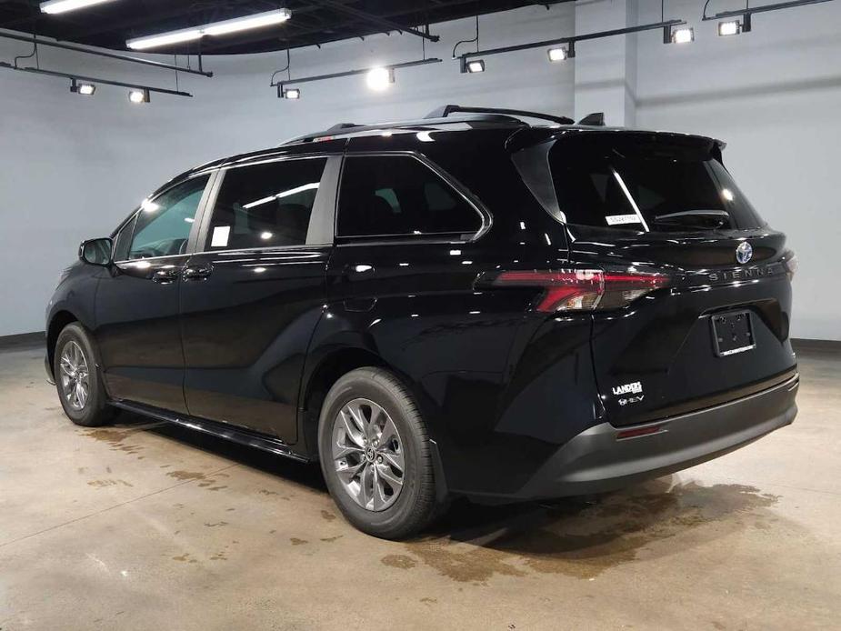 new 2025 Toyota Sienna car