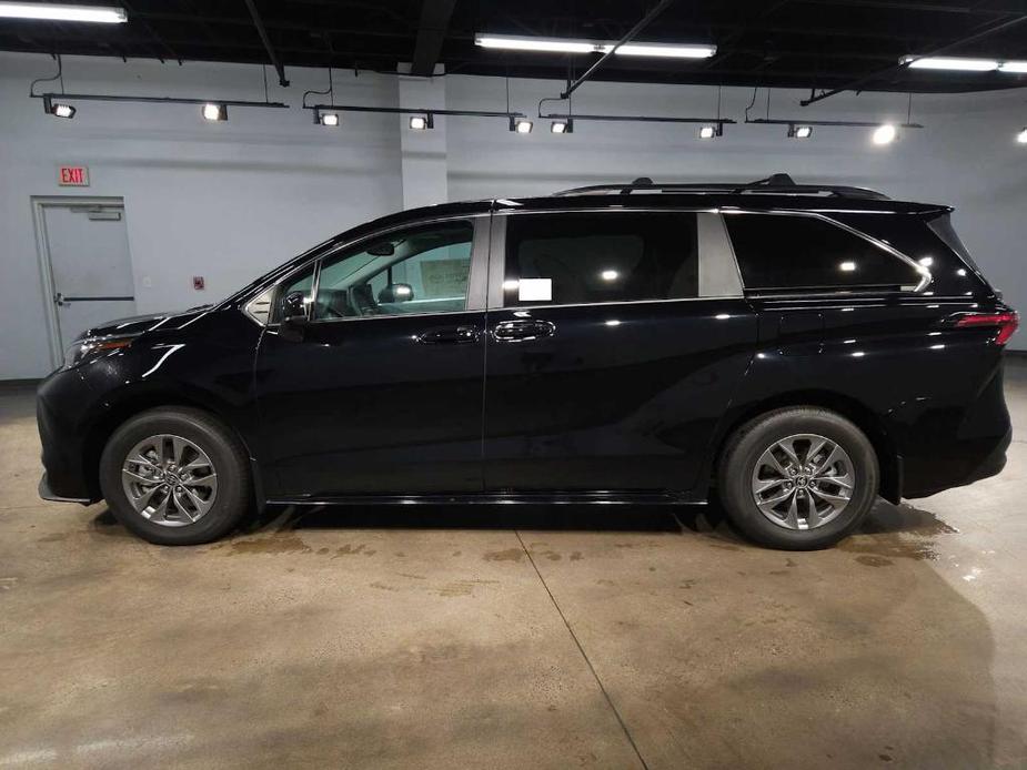 new 2025 Toyota Sienna car