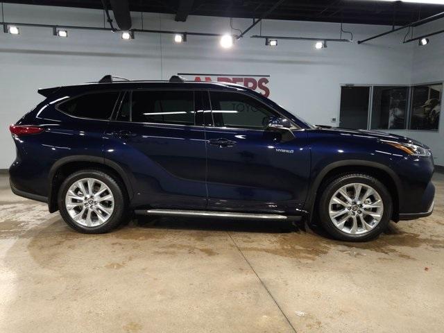 used 2021 Toyota Highlander Hybrid car, priced at $37,898