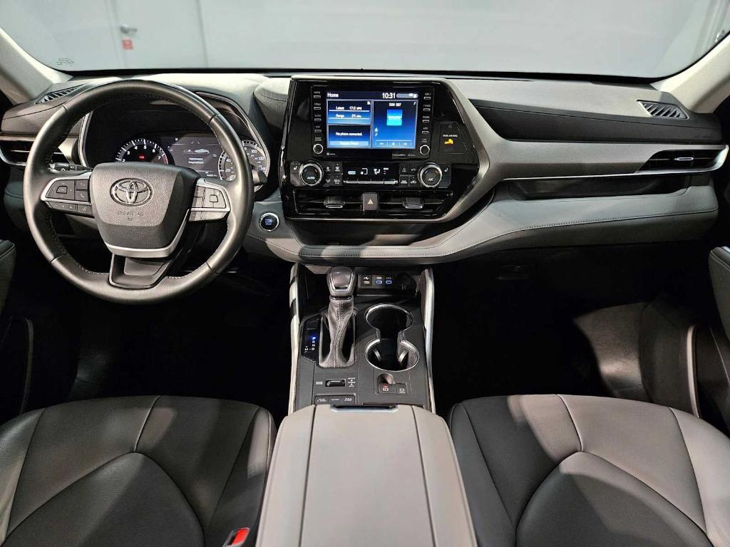 used 2022 Toyota Highlander car, priced at $36,400