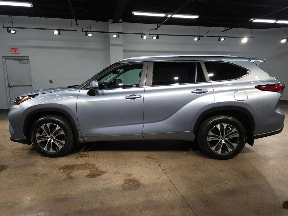 used 2023 Toyota Highlander car, priced at $38,200